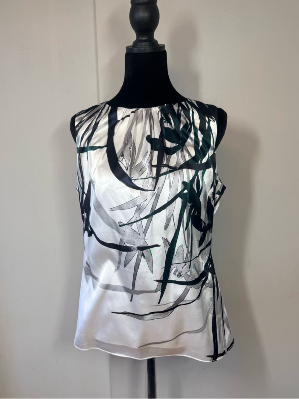 Tahari White Satin Sleeveless Top with Black & Dark Green Brushstroke Print - Picture 1 of 6